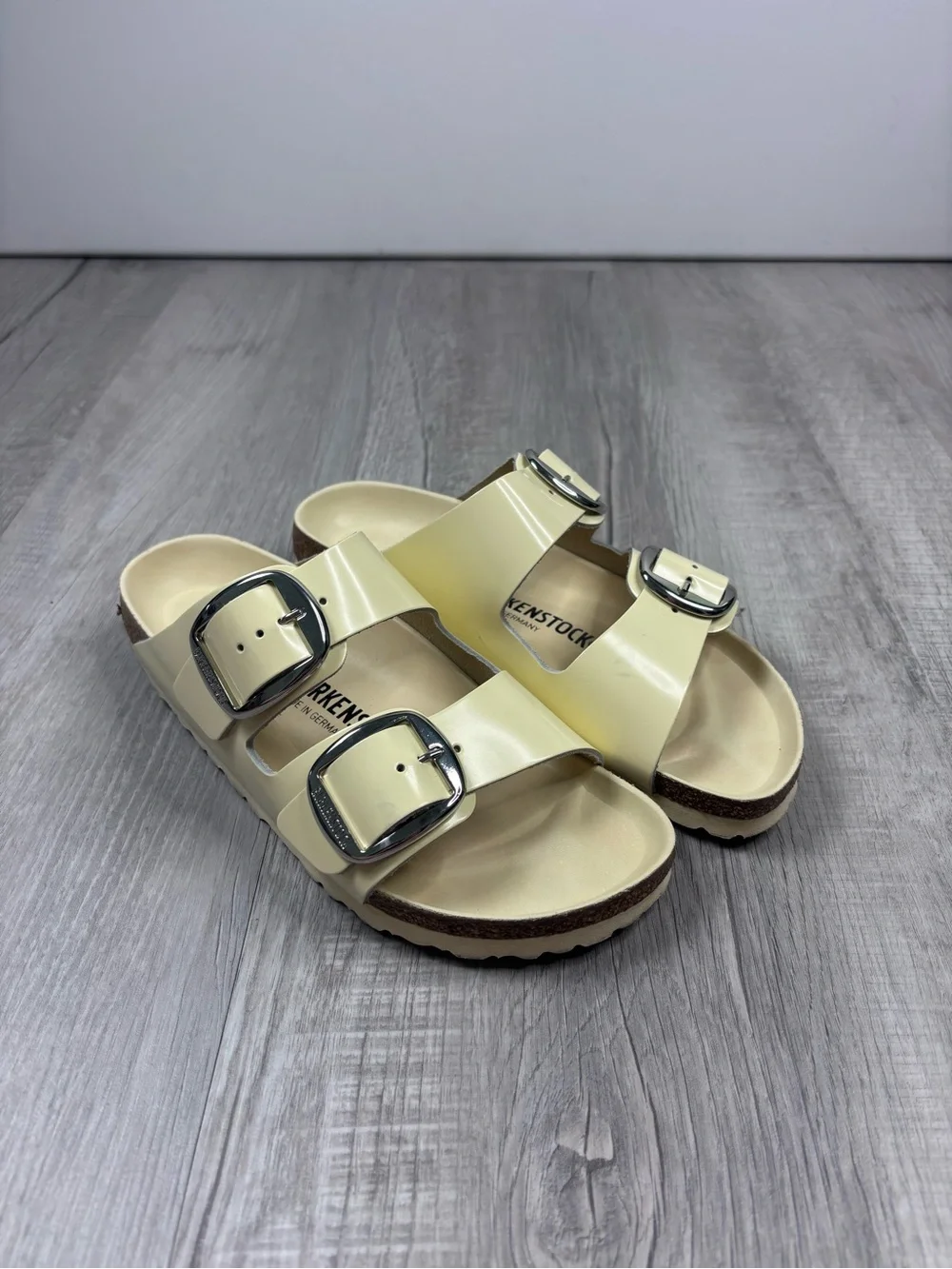 Birkenstock Arizona Big Buckle sandals glossy yellow patent leather size 39 - Picture 1 of 9